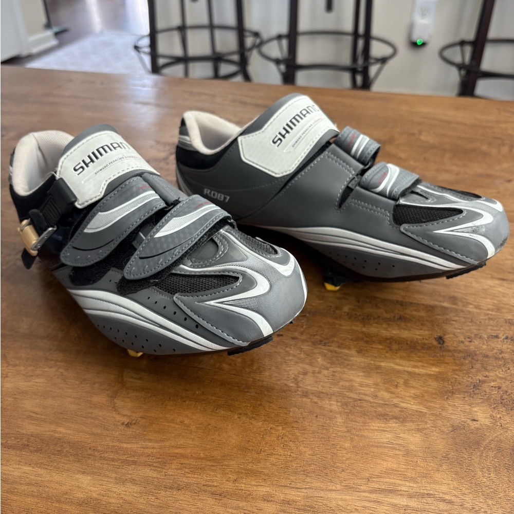 Shimano RO87 Black and Gray Cycling Shoes